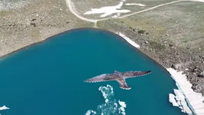 Uludağ’ın zirvesinde bulunan buzul gölleri, yaz ortasında Antarktika’yı aratmayan görüntülere