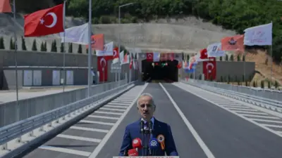 Ulaştırma ve Altyapı Bakanı Uraloğlu, Yalova-Armutlu Yolu'nu açtı. Proje ile