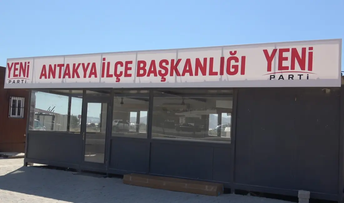 Hatay’ın Antakya ilçesinde Yeni Parti’ye geçen CHP ilçe yönetimi, konteyner