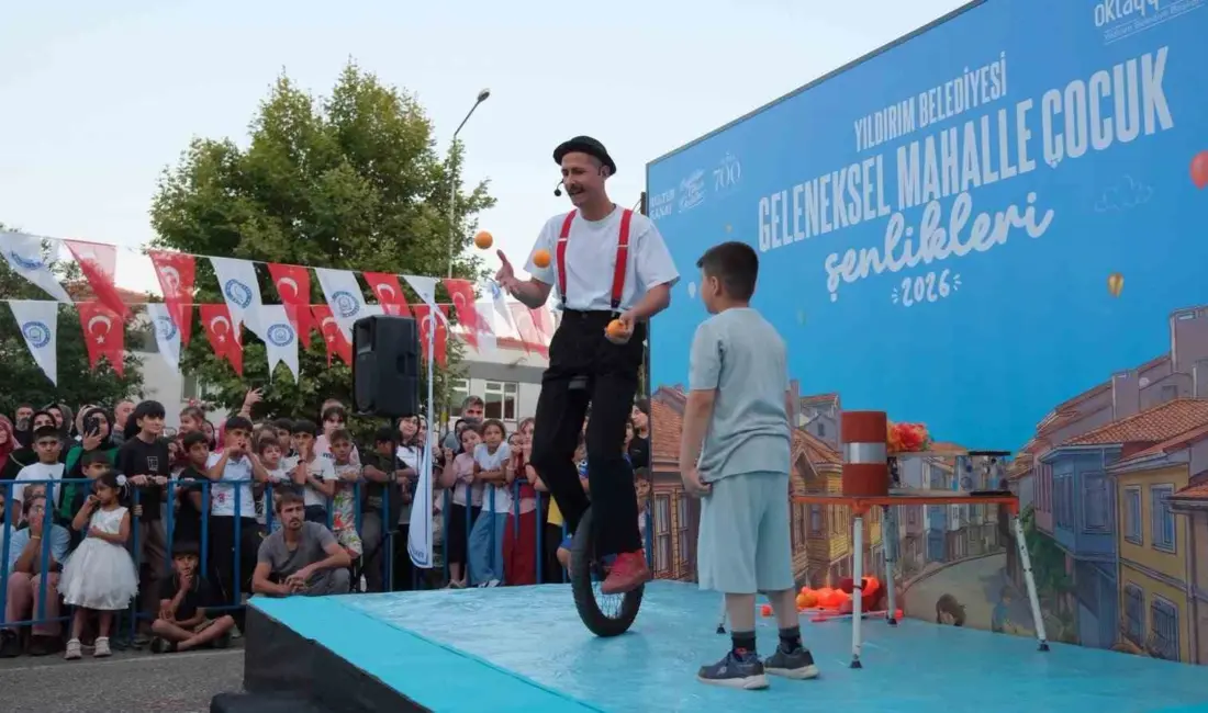 Yıldırım Belediyesi’nin düzenlediği ‘Geleneksel Mahalle Çocuk Şenlikleri’ renkli görüntülerle başladı.