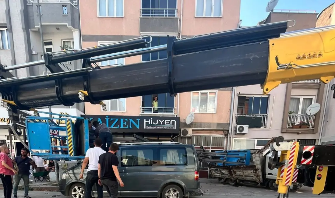 Bursa’nın İnegöl ilçesinde meydana gelen olayda ev eşyası taşımak için