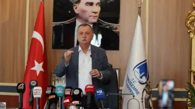 Yunusemre Belediye Başkanı Semih Balaban, aylık basın toplantısında ilçede yürütülen