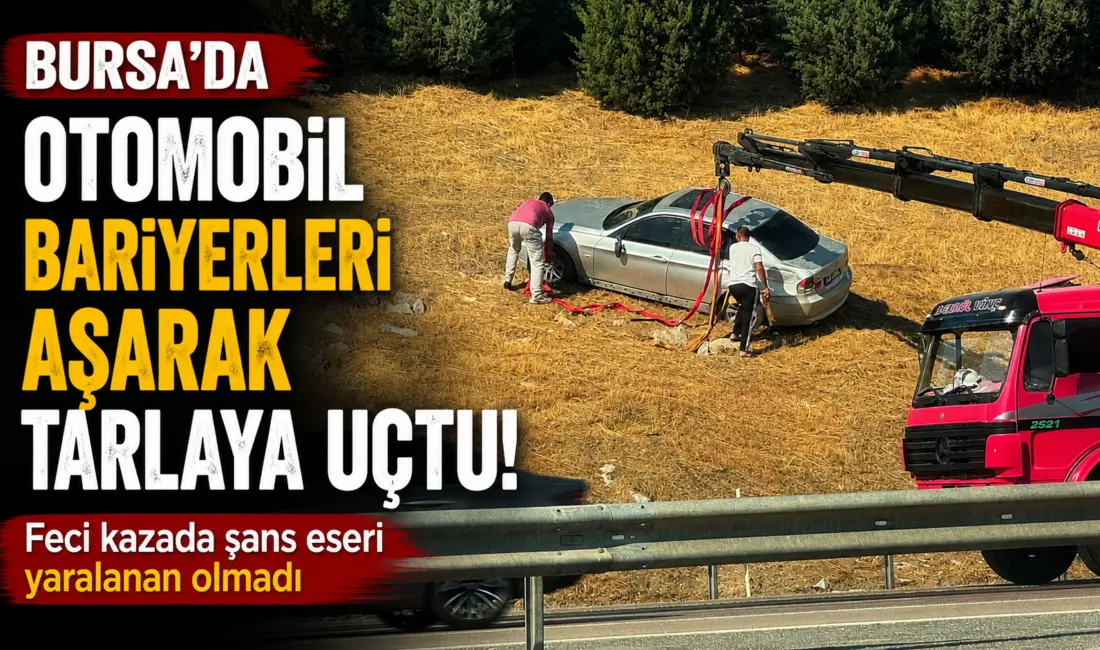 Bursa’da sürücüsünün direksiyon hakimiyetini kaybettiği otomobil, bariyerleri aşarak boş tarlaya