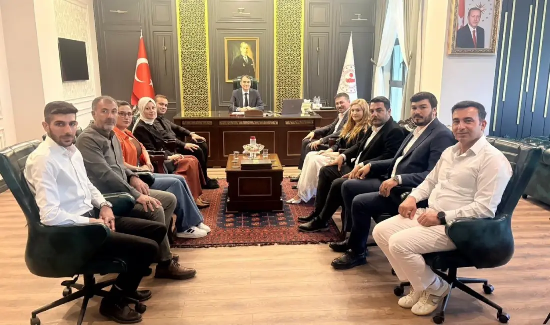 AK Parti Edremit İlçe Başkanı Rıfat Ertaş ve yönetim kurulu