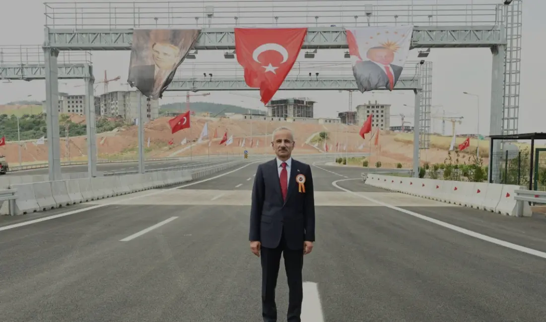 Ulaştırma ve Altyapı Bakanı Uraloğlu, Akıncı Gişeleri'nde Serbest Geçiş Sistemi'nin