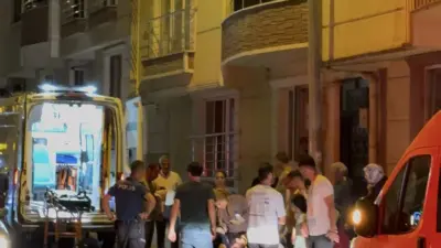 Bursa’nın Karacabey ilçesinde aniden yola fırlayan çocuğa ticari minibüs çarptı.