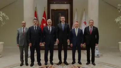 Enerji ve Tabii Kaynaklar Bakanı Alparslan Bayraktar, Bursa'da Valilik ziyareti