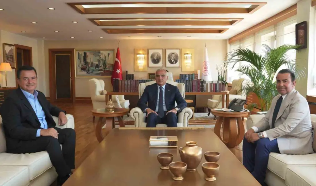 Kültür ve Turizm Bakanı Mehmet Nuri Ersoy, televizyoncu ve yapımcı