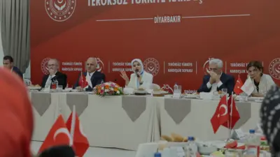 Bakan Mahinur Özdemir Göktaş, Diyarbakır'da düzenlenen Terörsüz Türkiye Kardeşlik Sofrası'nda