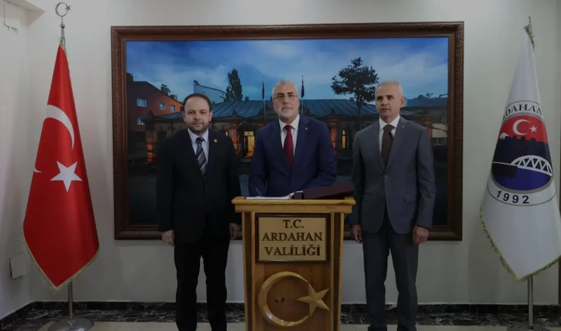 Ardahan’da temaslarda bulunan Bakan Vedat Işıkhan, İşgücü Uyum Programı kapsamında