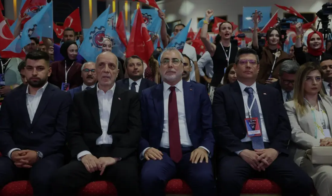 Bakan Vedat Işıkhan, katıldığı Genç İşçiler Kurultayı'nda dijital bağımlılığın iş