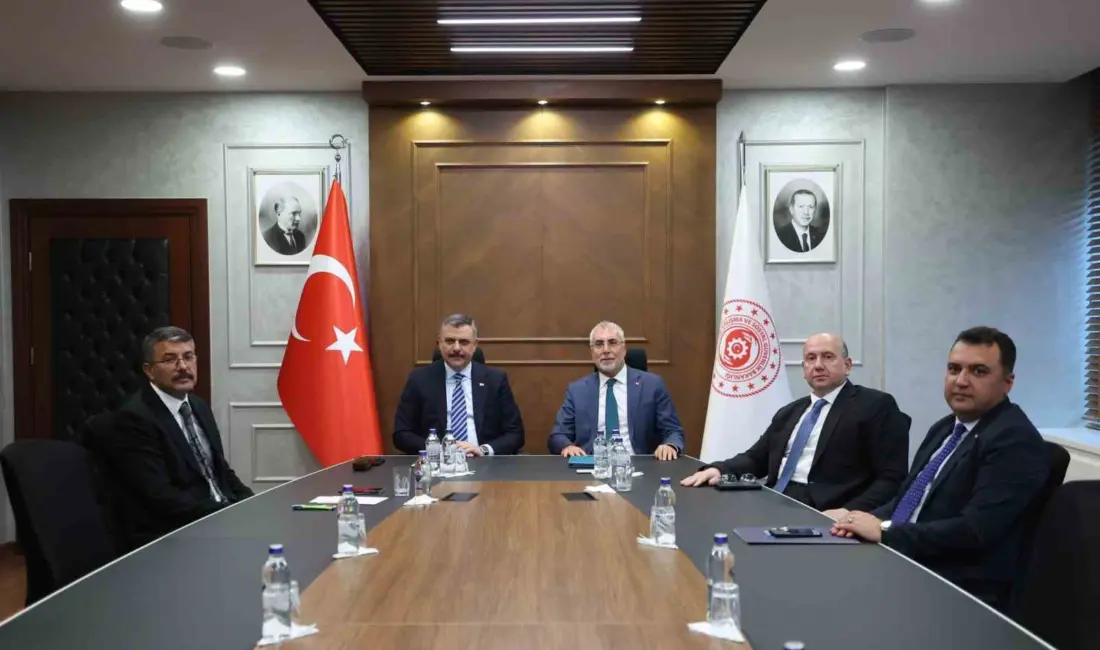 Çalışma ve Sosyal Güvenlik Bakanı Vedat Işıkhan, İçişleri Bakanı Mustafa
