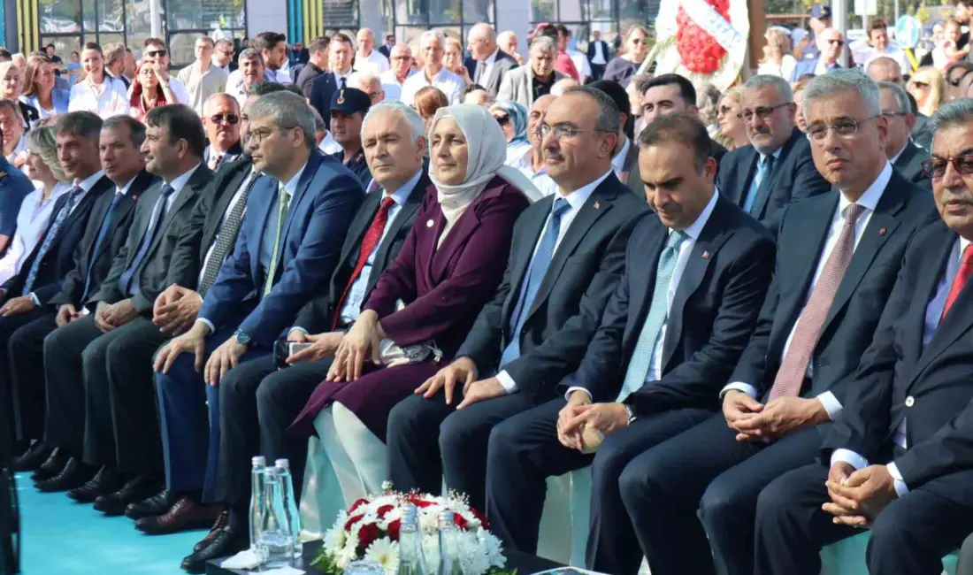 Sağlık Bakanı Kemal Memişoğlu ve Sanayi ve Teknoloji Bakanı Mehmet