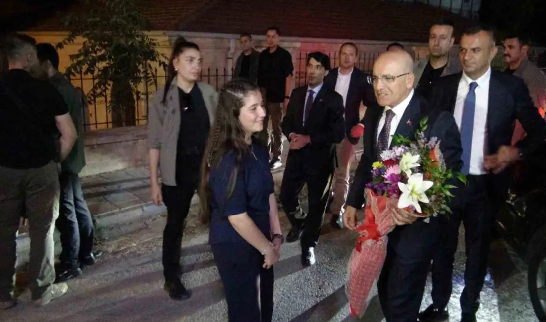 Hazine ve Maliye Bakanı Mehmet Şimşek, Batman’ın Gercüş ilçesinde Sokak