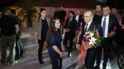 Hazine ve Maliye Bakanı Mehmet Şimşek, Batman’ın Gercüş ilçesinde Sokak