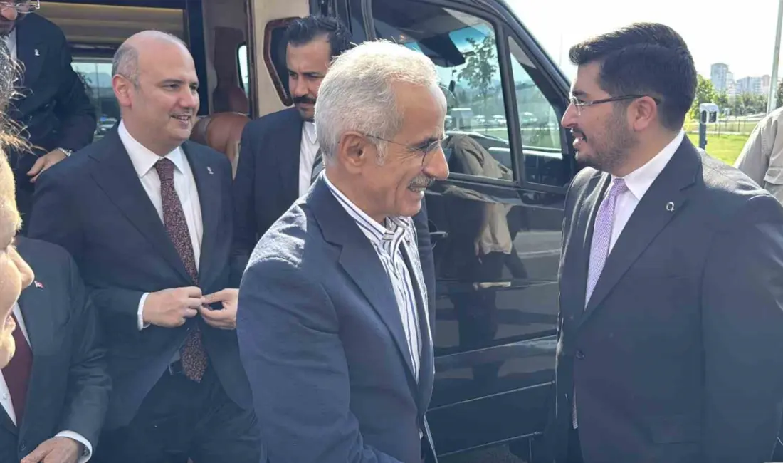 Ulaştırma ve Altyapı Bakanı Abdulkadir Uraloğlu, AK Parti Bilgi ve