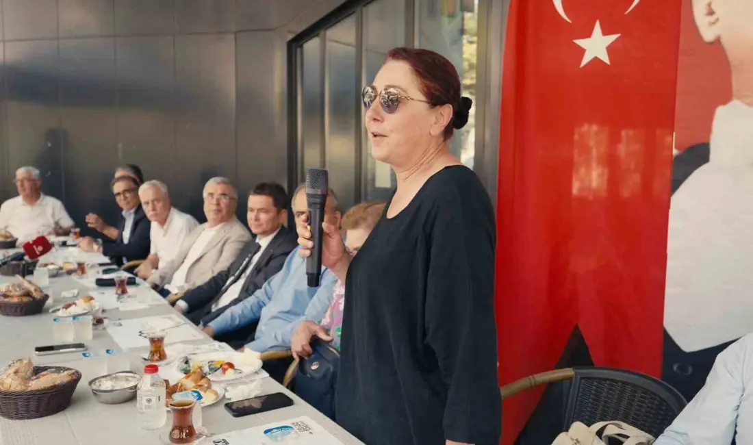 Osmangazi Belediye Başkanı Erkan Aydın, mahalle ziyaretleri kapsamında Muradiye Parkı’nda