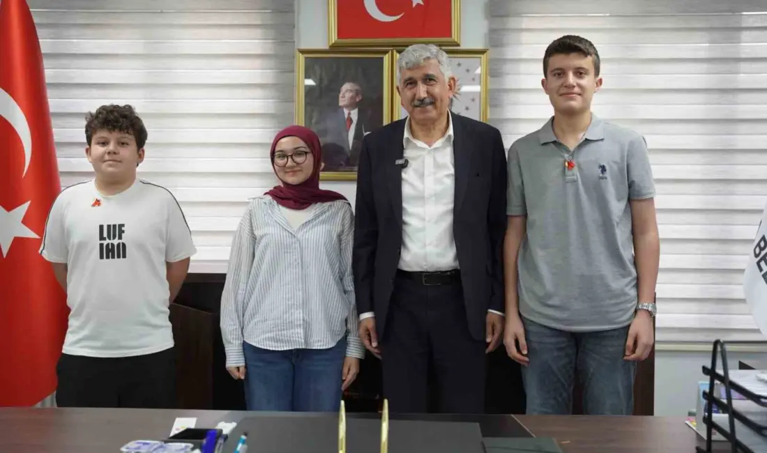 Adıyaman’ın Kahta ilçe Belediye Başkanı Mehmet Can Hallaç, eğitimde elde