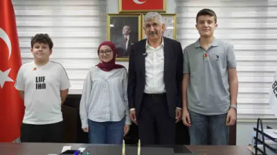 Adıyaman’ın Kahta ilçe Belediye Başkanı Mehmet Can Hallaç, eğitimde elde