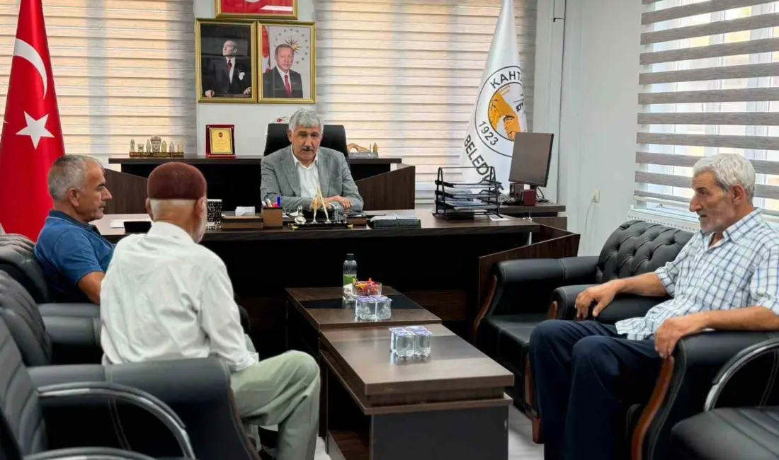 Adıyaman’ın Kahta ilçe Belediye Başkanı Mehmet Can Hallaç, vatandaşlarla bir
