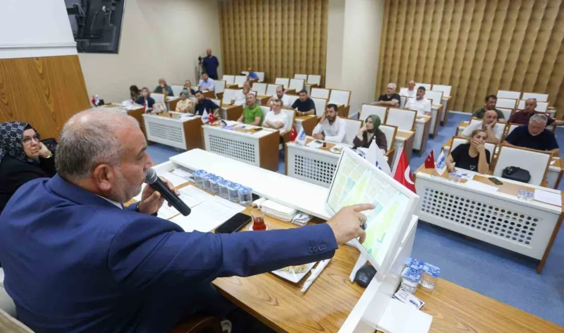 Samsun’un Canik Belediye Başkanı İbrahim Sandıkçı, meclis toplantısında ilçede devam