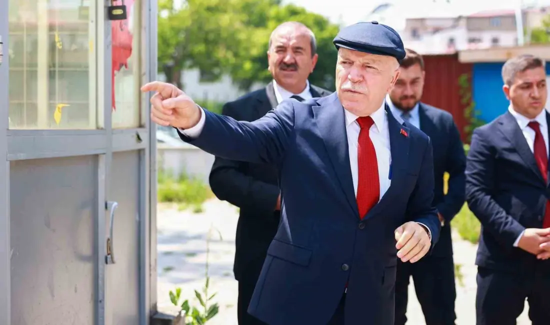 Erzurum Büyükşehir Belediye Başkanı Mehmet Sekmen, Yakutiye ilçesindeki tarihi Hacı