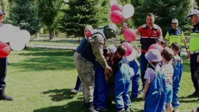 Bayburt İl Jandarma Komutanlığı, 25 anaokulu öğrencisine yönelik düzenlediği etkinlikte