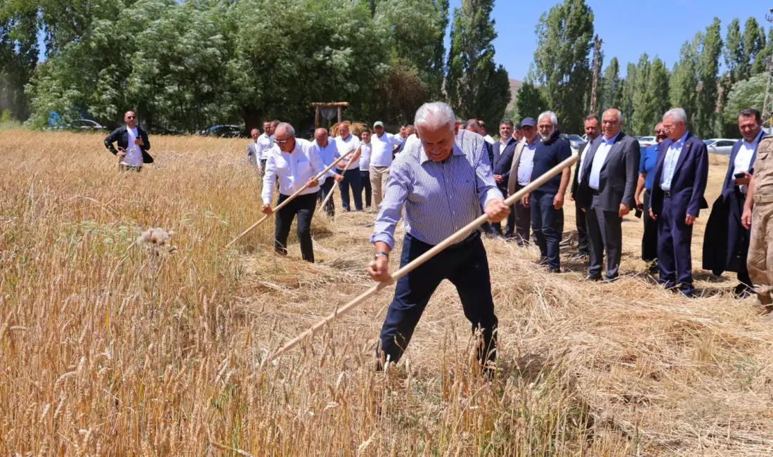 Türkiye’nin 27. ve son Başbakanı, Türk Devletleri Teşkilatı (TDT) Aksakallar