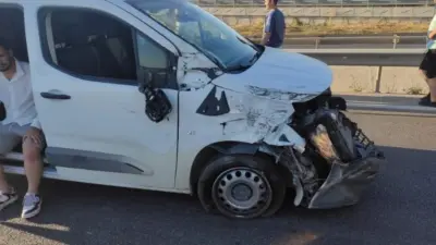 Bursa-Balıkesir Karayolu’nun Gölkıyı mevkiinde meydana gelen zincirleme trafik kazasında bir