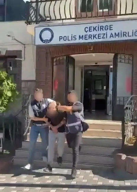 Bursa’da haklarında kesinleşmiş hapis cezası bulunan 4 şahıs, polis ekiplerinin