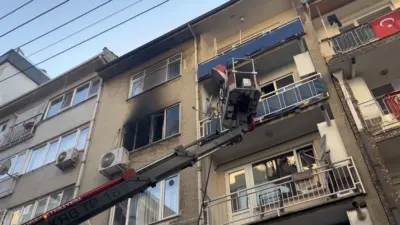 Bursa’nın Osmangazi ilçesinde 4 katlı bir binanın 3. katında çıkan