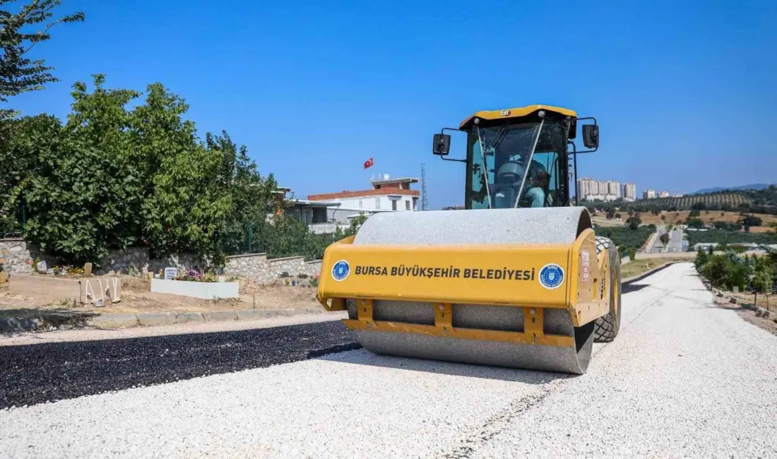 Bursa Büyükşehir Belediyesi, vatandaşların kabristan ziyaretlerini sorunsuz şekilde gerçekleştirmesi amacıyla