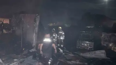 Bursa’nın Harmancık ilçesinde samanlıkta başlayan yangın, yan tarafında bulunan eve