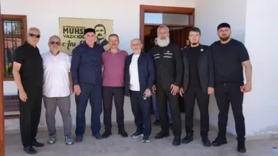 Çeçenistan Cumhuriyeti’nden Türkiye’ye gelen heyet Sivas’ın Şarkışla ilçesinde bulunan merhum