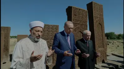 Malazgirt Zaferi'nin 955. yıl dönümü etkinlikleri için Ahlat'ta bulunan Cumhurbaşkanı