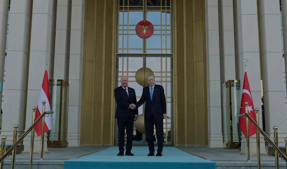 Cumhurbaşkanı Recep Tayyip Erdoğan, Türkiye'ye resmî ziyarette bulunan Avusturya Şansölyesi