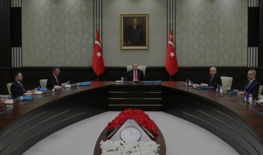 Cumhurbaşkanı Erdoğan başkanlığında toplanan Yüksek Askerî Şûra, Cumhurbaşkanlığı Külliyesi'nde kritik