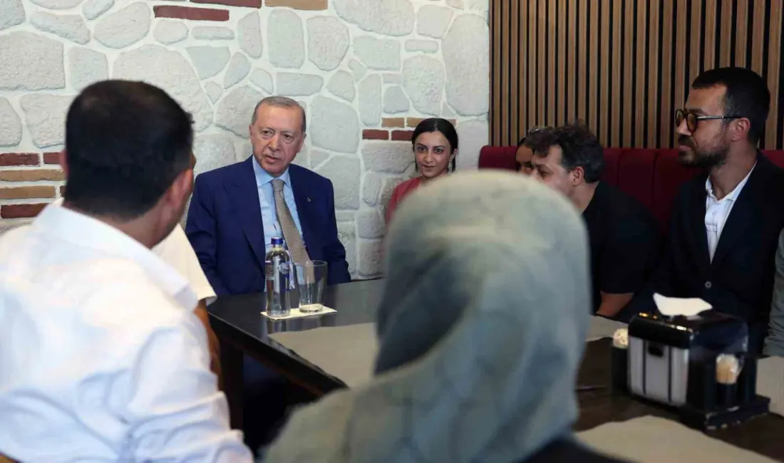 Cumhurbaşkanı Recep Tayyip Erdoğan, İstanbul’un Üsküdar ilçesine bağlı Çengelköy Mahallesi’nde