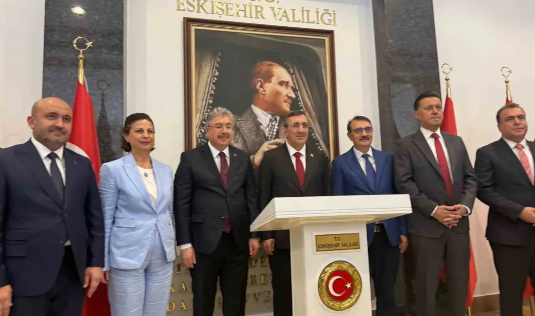 Cumhurbaşkanı Yardımcısı Cevdet Yılmaz, Eskişehir Valiliğine ziyarette bulundu. Bir dizi