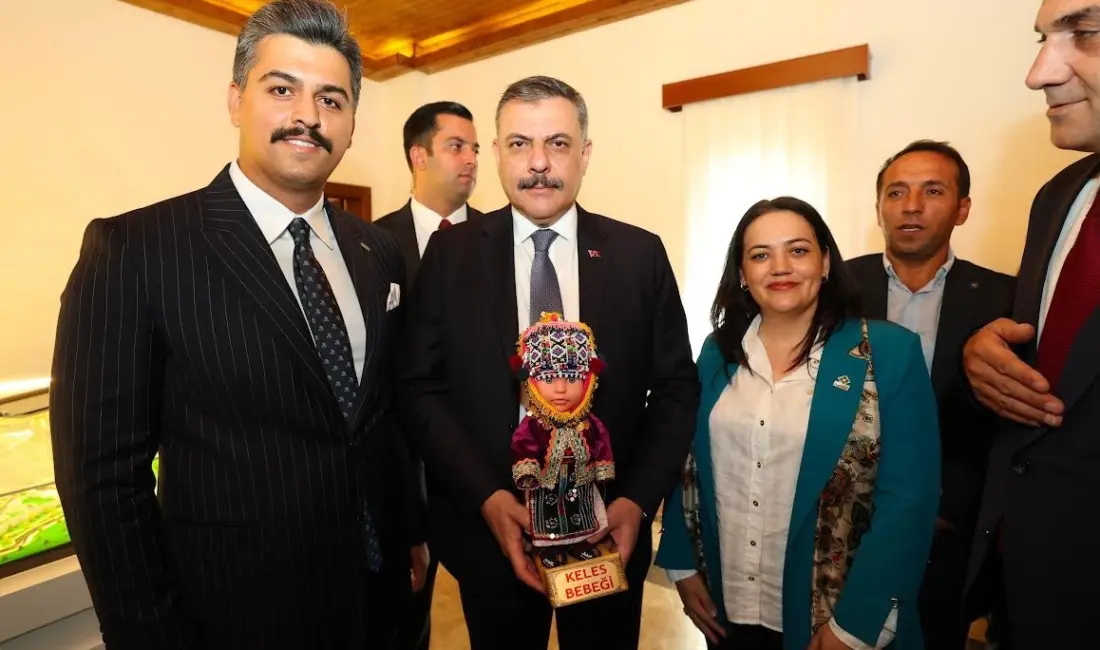 DAĞDER Genel Başkanı Derya Başak, Bursa’nın temsili Keles Bebeği’ni İçişleri