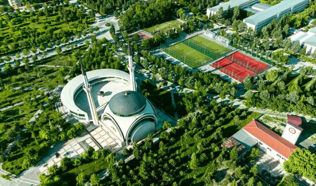 Fırat Üniversitesi (FÜ) Rektörü Prof. Dr. Fahrettin Göktaş, tercih dönemindeki