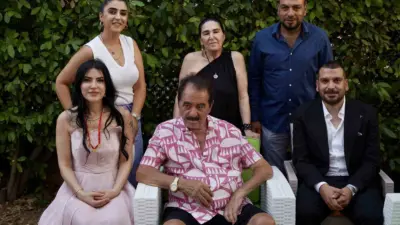 Ünlü sanatçı İbrahim Tatlıses, Bodrum’daki evinde manevi kızı Didem Carus