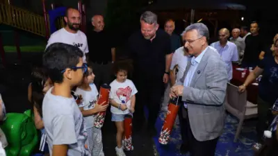 SAMSUN (İHA) – Samsun’un İlkadım Belediye Başkanı İhsan Kurnaz, vatandaşlarla