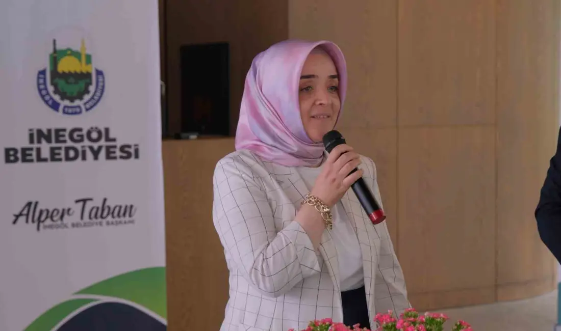 İnegöl Belediyesi tarafından düzenlenen “Atıktan Saksıya, Saksıdan Yaşama” etkinliğinde 30