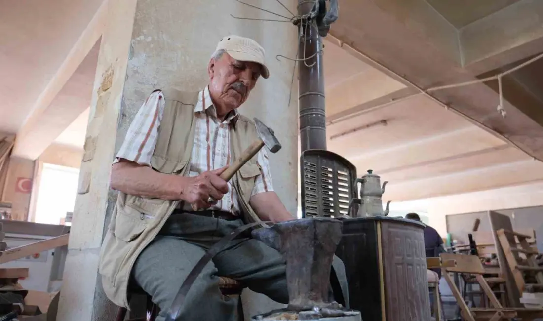 İnegöl’de 145 Yıllık Fıçıcılık Geleneği Dededen Toruna Yaşatılıyor Bursa’nın İnegöl