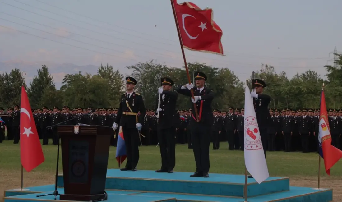 Işıklar Jandarma Astsubay Meslek Yüksekokulu'ndan mezun olan 1.228 astsubay için