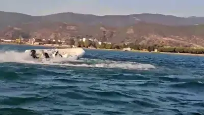 Bursa’da İznik Gölü’nde tekneyle seyir halindeyken dengelerini kaybederek göle düşen