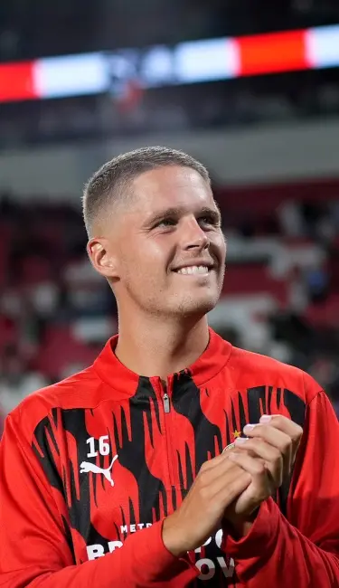 Hollanda Eredivisie ekiplerinden PSV Eindhoven'ın yıldız orta saha oyuncusu Joey