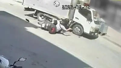 Bursa’nın İnegöl ilçesinde motosiklet ile kamyonetin çarpışması sonucu 2 genç