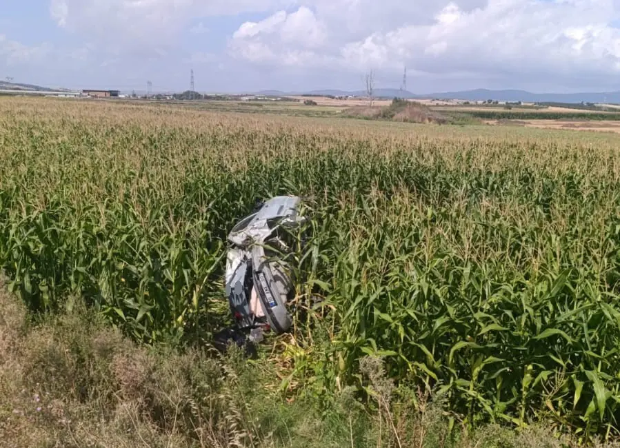 Karacabey-Bandırma karayolunda meydana gelen trafik kazasında 3 kişi yaralandı. Edinilen